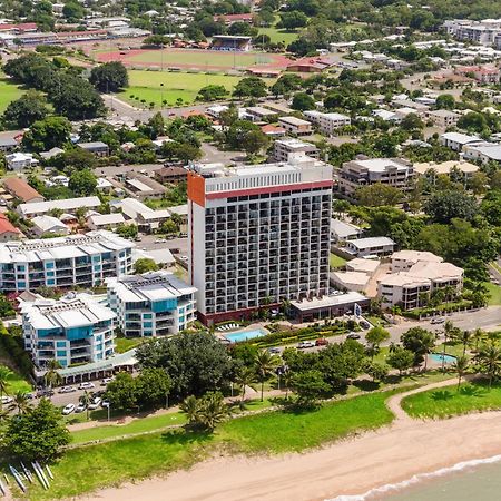 Aparthotel Aquarius On The Beach Townsville Exterior foto