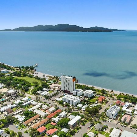 Aparthotel Aquarius On The Beach Townsville Exterior foto