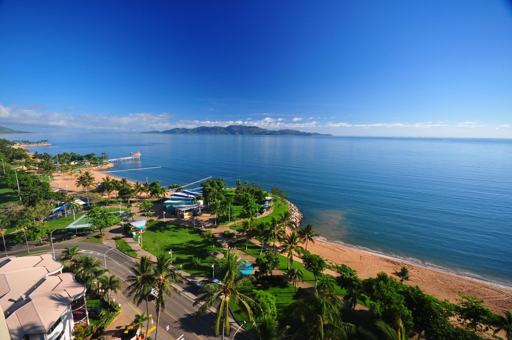 Aparthotel Aquarius On The Beach Townsville Exterior foto