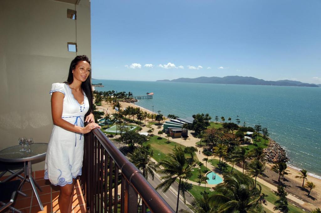 Aparthotel Aquarius On The Beach Townsville Exterior foto